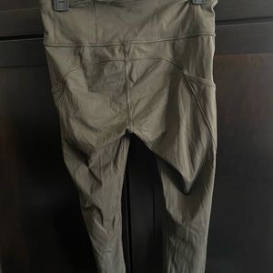 Lululemon cropped leggings